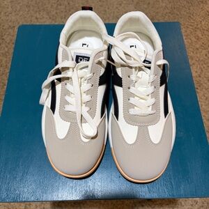 DE Florance DF Cloudea Sneakers Black Cream Size 9